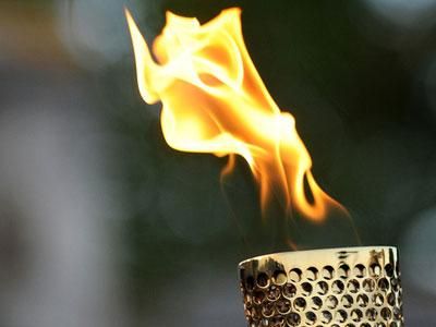 Чергова невдача Олімпійського вогню в Росії: факел вибухнув на естафеті