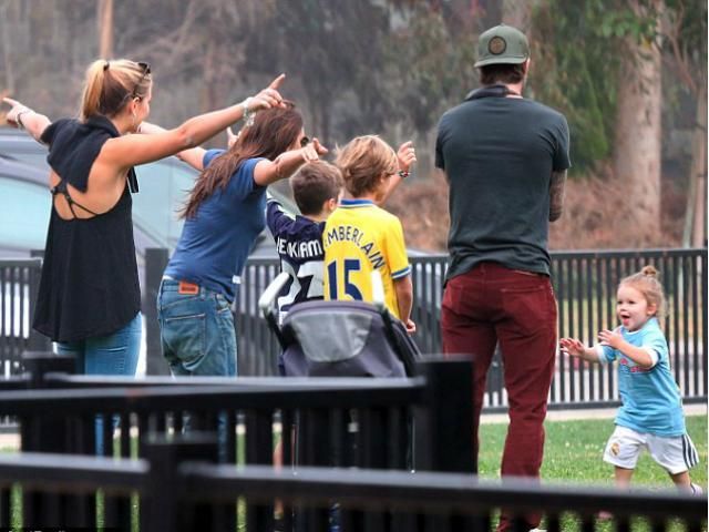 2-річна донька Бекхема забила перший гол (Фото) 2-річна донька Бекхема забила перший гол (Фото)