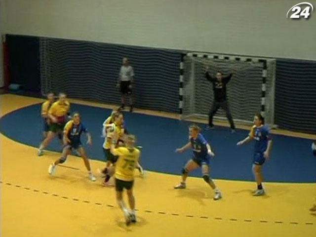 Украинки одержали победу на старте квалификации на чемпионат Европы по гандболу