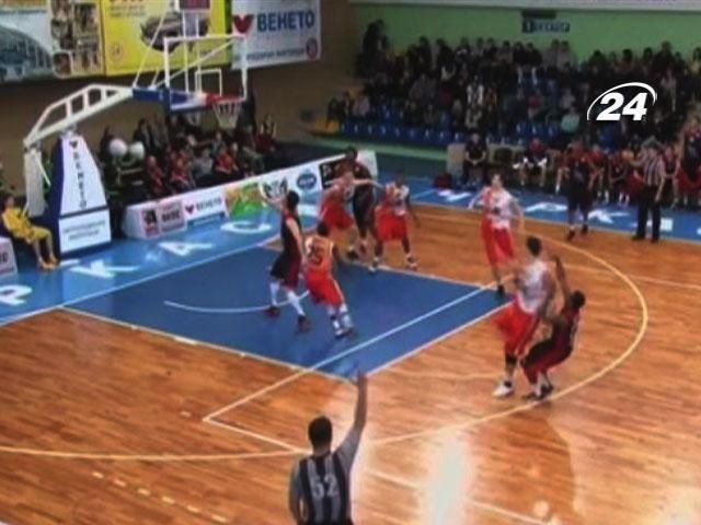 В пятерку баскетбольной суперлиги попали двое украинцев В пятерку баскетбольной суперлиги попали двое украинцев