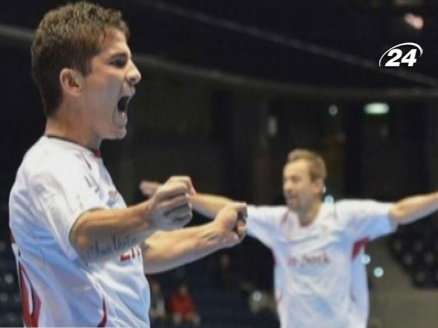 Футзал: "Локомотив" має шанс на прохід у "фінал чотирьох" Футзал: "Локомотив" має шанс на прохід у "фінал чотирьох"