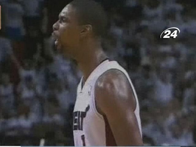 Баскетбол NBA: "Даллас" хочет подписать Криса Боша Баскетбол NBA: "Даллас" хочет подписать Криса Боша