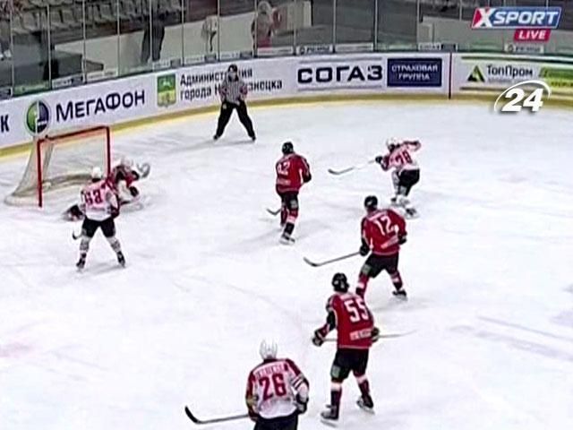 "Донбасс" во второй раз за последний месяц победил "Металлург" Н "Донбасс" во второй раз за последний месяц победил "Металлург" Н