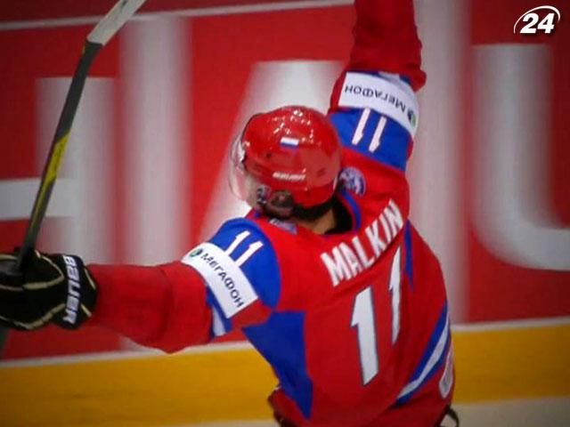 Евгений Малкин стал на коньки после травмы