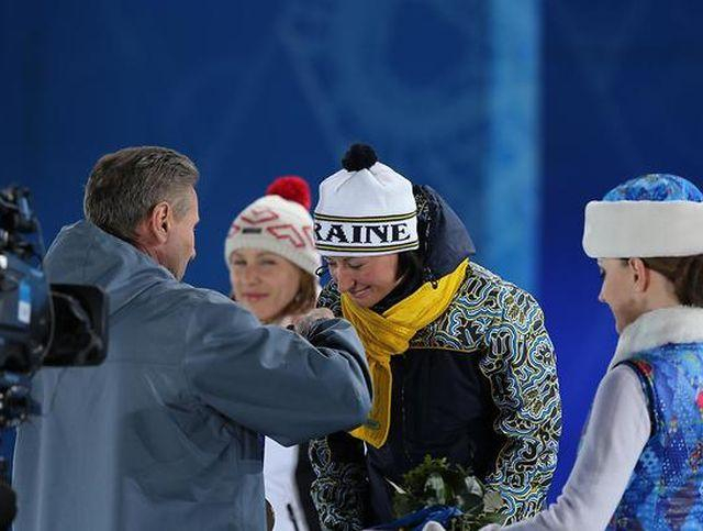 Бубка вручив Віті Семеренко олімпійську "бронзу" 