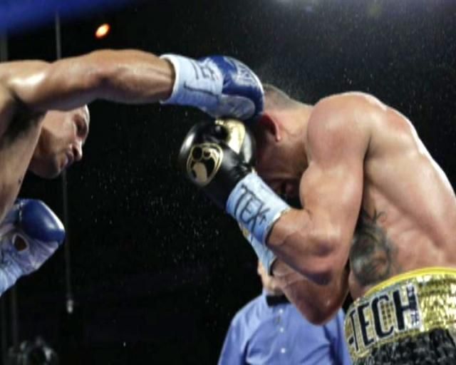 Ломаченко проиграл в своем втором профи-поединка Ломаченко проиграл в своем втором профи-поединка