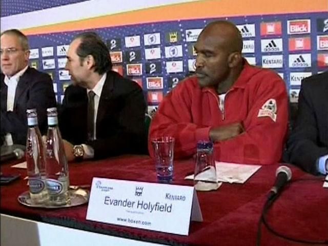 Спортивний огляд: у "Мілані" можуть змінити тренера, Холіфілд хоче повернутись на ринг Спортивний огляд: у "Мілані" можуть змінити тренера, Холіфілд хоче повернутись на ринг