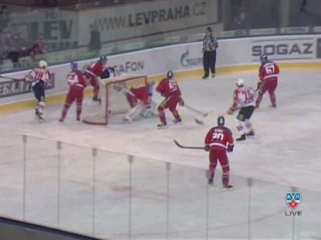 КХЛ. "Донбас" у четвертому овертаймі дотиснув чеський "Лев" КХЛ. "Донбас" у четвертому овертаймі дотиснув чеський "Лев"