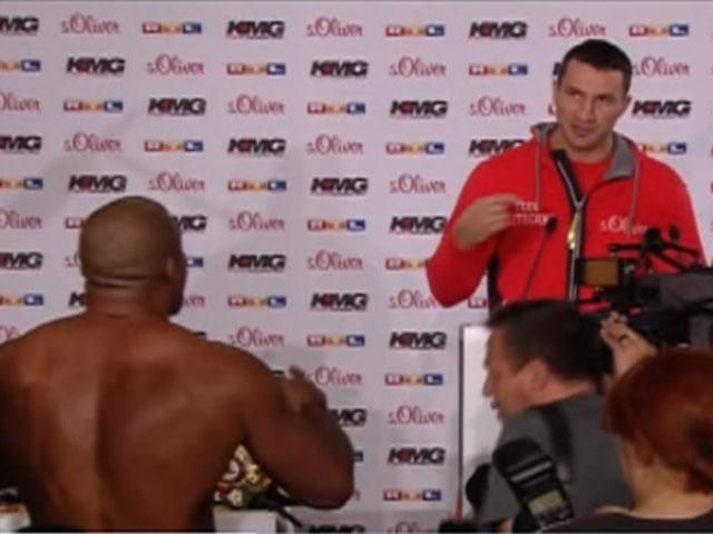 На пресс-конференцию Кличко и Леапаи пришел поссориться Бриггс