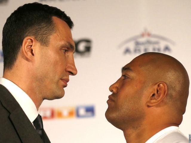 Владимир Кличко и Алекс Леапаи прошли процедуру взвешивания Владимир Кличко и Алекс Леапаи прошли процедуру взвешивания