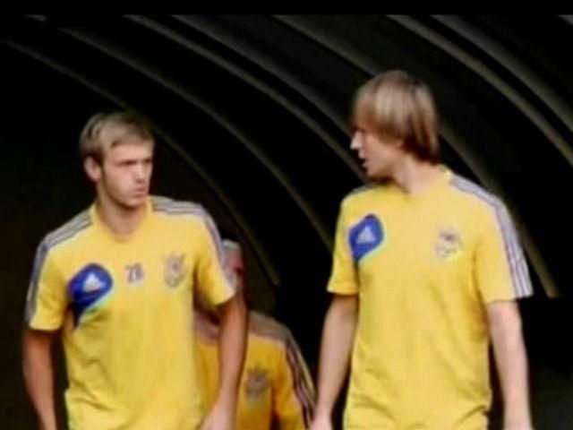 Спортивний огляд: "Шахтар" відкликає “своїх” з Маріуполя, Ді Натале не хоче завершувати кар'єру Спортивний огляд: "Шахтар" відкликає “своїх” з Маріуполя, Ді Натале не хоче завершувати кар'єру