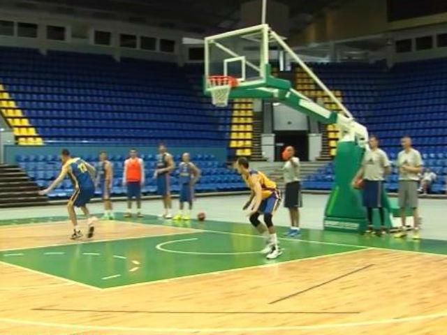 Спортивний огляд: "Ньюкасл" орендує Ферейру, збірну України з баскетболу покинули 4 гравці Спортивний огляд: "Ньюкасл" орендує Ферейру, збірну України з баскетболу покинули 4 гравці