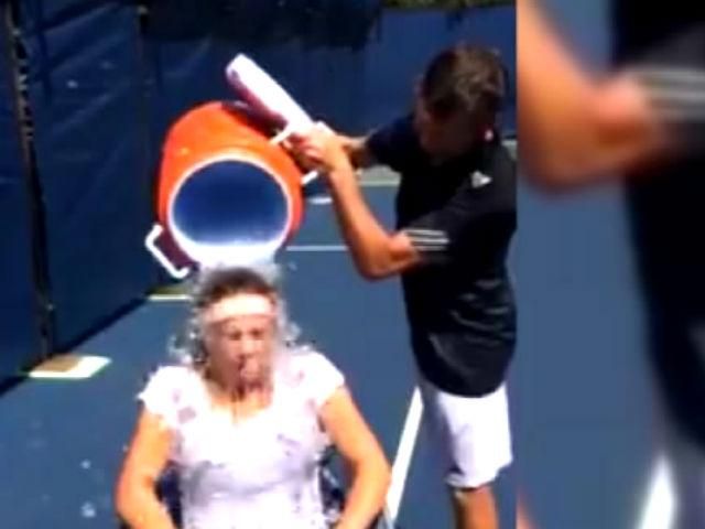 Спортивний огляд: "Феєнорд" оштрафували, Світоліна облилась крижаною водою Спортивний огляд: "Феєнорд" оштрафували, Світоліна облилась крижаною водою