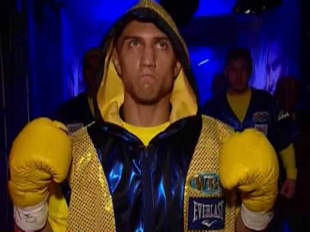 Спортивний огляд: Ломаченко боксуватиме проти Піріяпіньо, Балотеллі гратиме в "Ліверпулі" Спортивний огляд: Ломаченко боксуватиме проти Піріяпіньо, Балотеллі гратиме в "Ліверпулі"