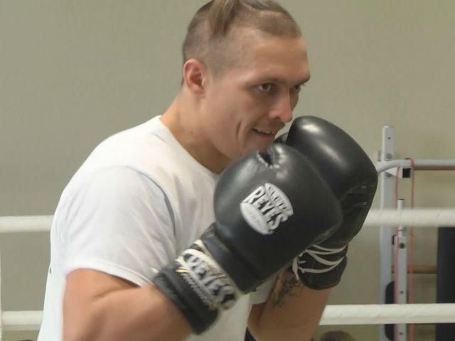 Олександр Усик завершує підготовку до титульного бою Олександр Усик завершує підготовку до титульного бою