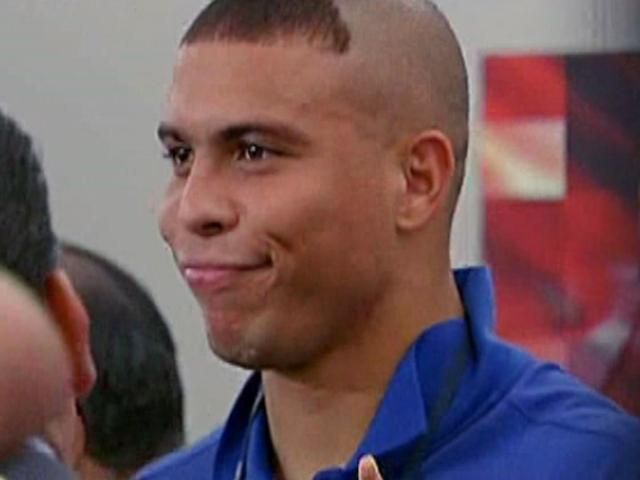 Сьогодні виповнюється 38 років геніальному футболісту Роналдо Сьогодні виповнюється 38 років геніальному футболісту Роналдо