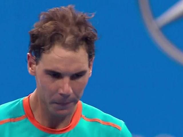 Теніс: Надаль тріумфально повернувся на корт після 3-місячної паузи Теніс: Надаль тріумфально повернувся на корт після 3-місячної паузи