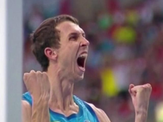 Спортивний огляд: Росберг завоював 8-й поул-позишн, Джоковіч пробився до фіналу турніру в Пекіні Спортивний огляд: Росберг завоював 8-й поул-позишн, Джоковіч пробився до фіналу турніру в Пекіні