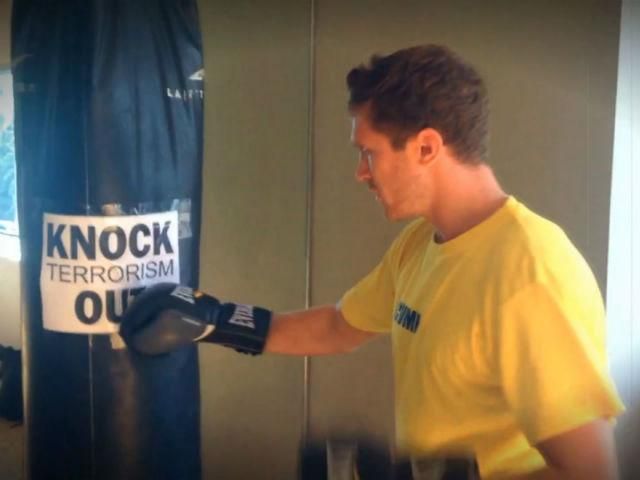 Спортивный обзор: Шелестюк поддержал украинских бойцов, "Айлендерс" одолел "Рейнджерс" Спортивный обзор: Шелестюк поддержал украинских бойцов, "Айлендерс" одолел "Рейнджерс"