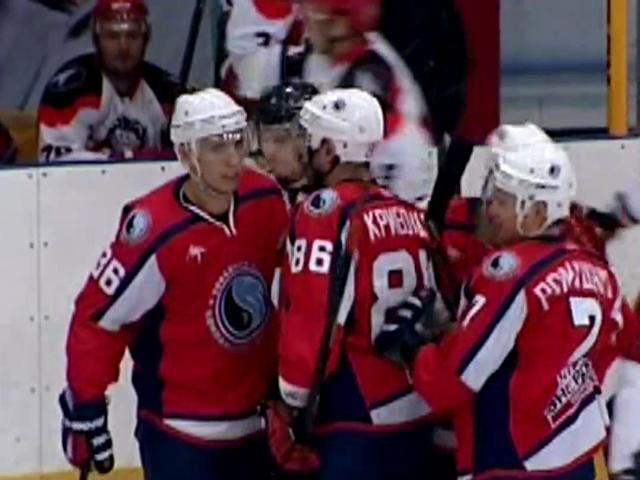 Спортивний огляд: Continental Cup без "Компаньйонів", Гігз отримав нагороду "Легенда футболу" Спортивний огляд: Continental Cup без "Компаньйонів", Гігз отримав нагороду "Легенда футболу"