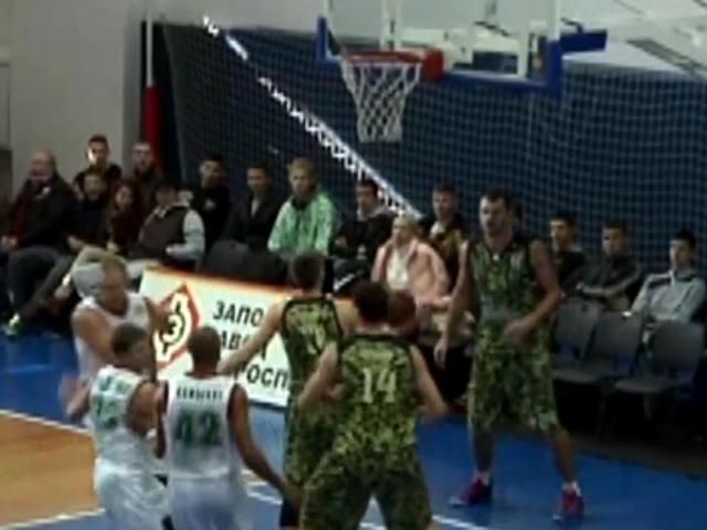 Баскетбол. "Ферро-ЗНТУ" сенсаційно здолав "Будівельник" Баскетбол. "Ферро-ЗНТУ" сенсаційно здолав "Будівельник"