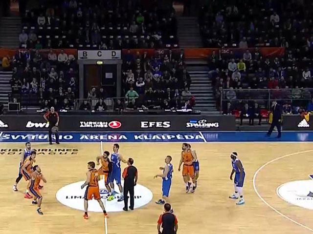 Спортивный обзор: "Валенсия" потерпела 4-е поражение, "Мемфис" победил "Сакраменто" Спортивный обзор: "Валенсия" потерпела 4-е поражение, "Мемфис" победил "Сакраменто"