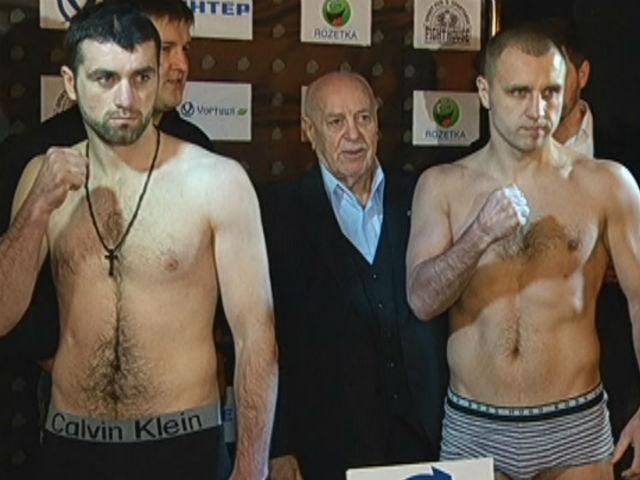 Контрольное взвешивание боксеров показало, кто имеет преимущества Контрольное взвешивание боксеров показало, кто имеет преимущества