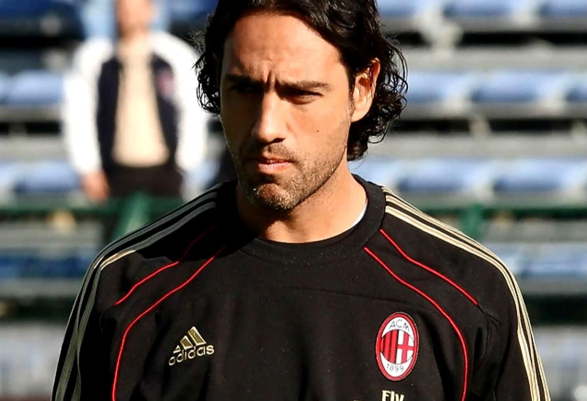 Спортивний огляд. Неста – гравець "Ченная", Рурк нокаутував на 33 роки молодшого суперника Спортивний огляд. Неста – гравець "Ченная", Рурк нокаутував на 33 роки молодшого суперника