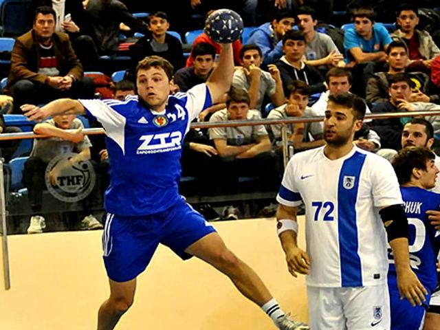 Спортивний огляд: Фанати наполягають на відставці Венгера, Феттель дебютував в Феррарі Спортивний огляд: Фанати наполягають на відставці Венгера, Феттель дебютував в Феррарі