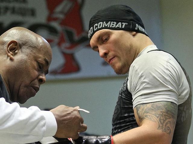 Бокс. Усик провів тренування перед боєм Бокс. Усик провів тренування перед боєм