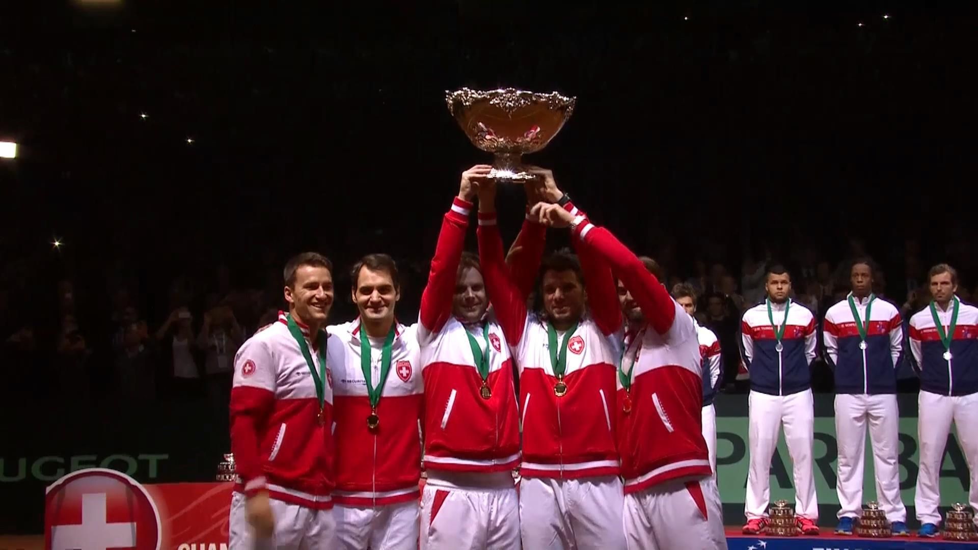 Спортивний огляд: Верняєв виграв третій турнір, Федерер став спортсменом року Спортивний огляд: Верняєв виграв третій турнір, Федерер став спортсменом року