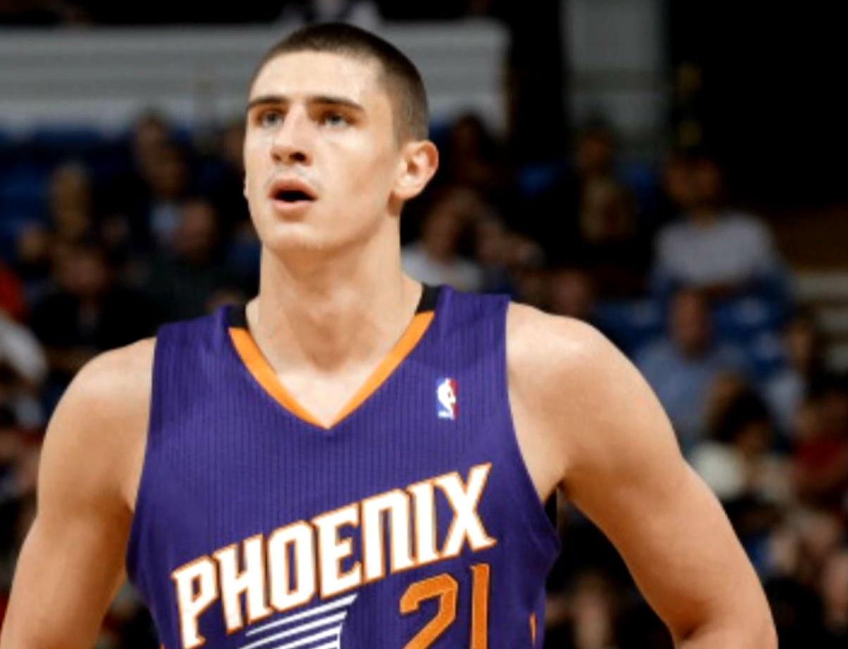 Спортивний огляд. "Фінікс" перервав переможну серію, Ройс домовився про трансфер в "Атлетіко" Спортивний огляд. "Фінікс" перервав переможну серію, Ройс домовився про трансфер в "Атлетіко"