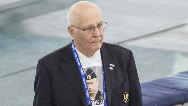 Росіянина попросили зняти футболку з Путіним на Чемпіонаті Європи з ковзанярського спорту Росіянина попросили зняти футболку з Путіним на Чемпіонаті Європи з ковзанярського спорту