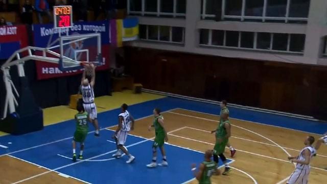 Спортивний огляд: "Дніпро-Азот" здобув перемогу, "Анжи" розірвав контракт з Алієвим Спортивний огляд: "Дніпро-Азот" здобув перемогу, "Анжи" розірвав контракт з Алієвим