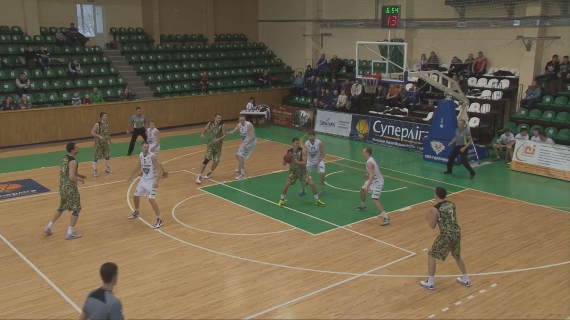 Баскетбол. "Химик" одержал уже 20 побед, не потерпев ни одного поражения Баскетбол. "Химик" одержал уже 20 побед, не потерпев ни одного поражения