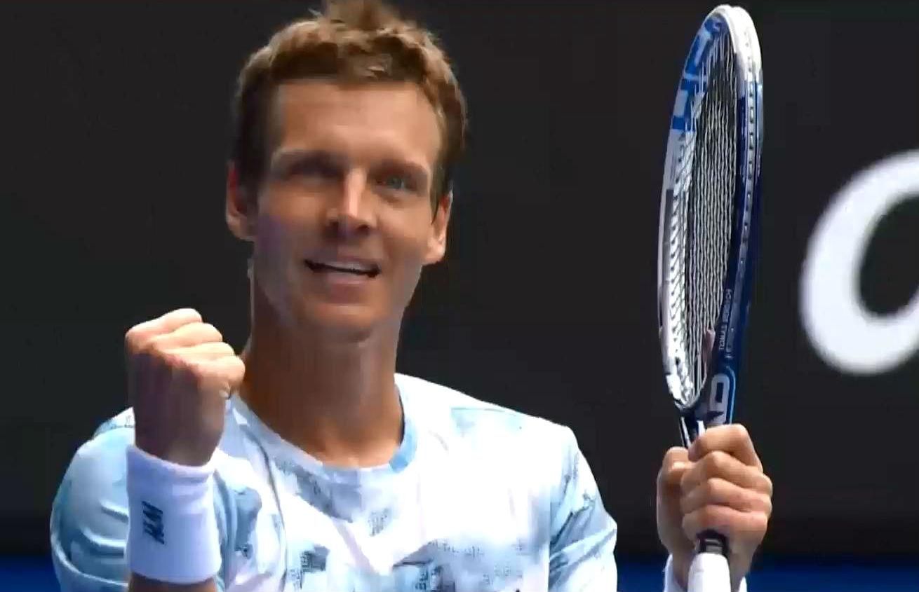 Теніс. Надаль вперше із 2006 року поступився Бердиху Теніс. Надаль вперше із 2006 року поступився Бердиху