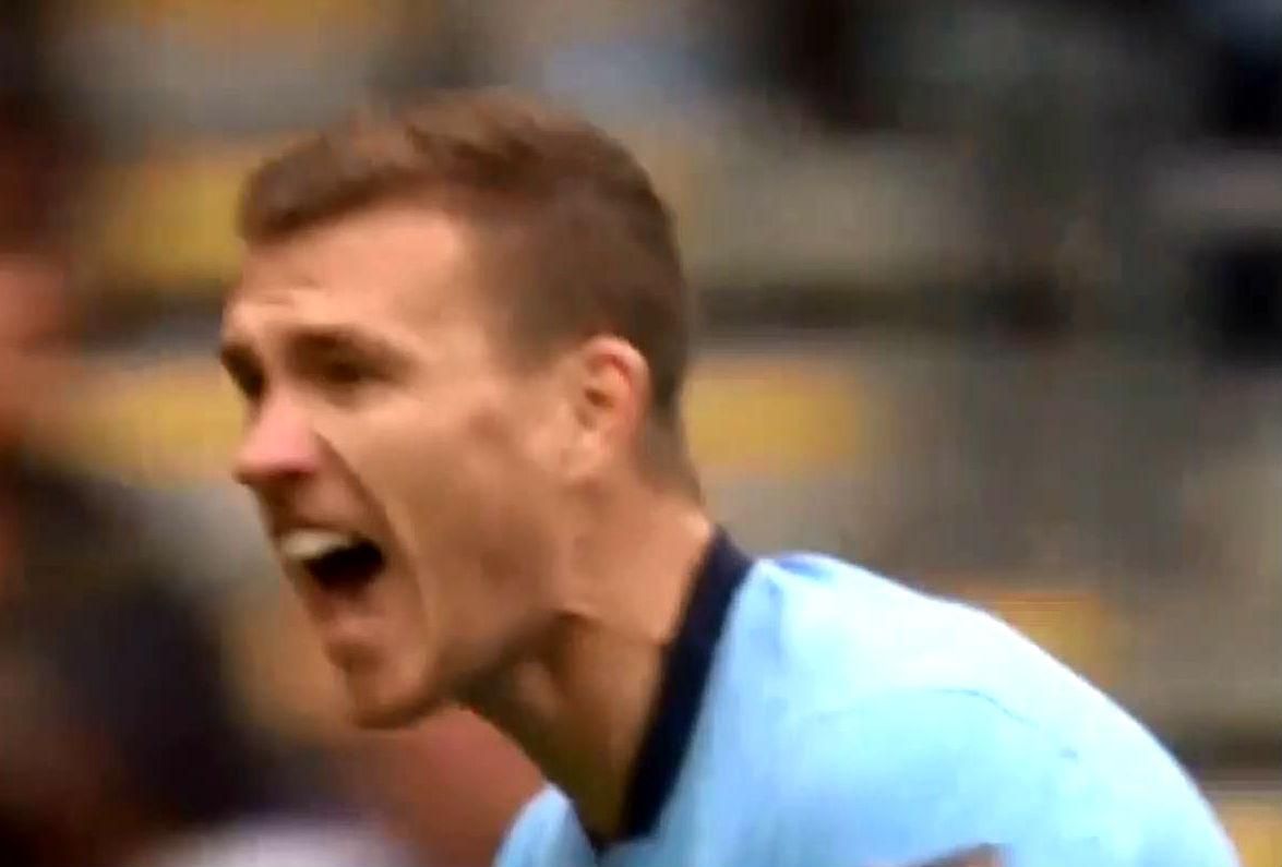 Спортивний огляд. "Вітес" переграв "Аякс", "Фенербахче" пропонує 12 млн євро Джеко Спортивний огляд. "Вітес" переграв "Аякс", "Фенербахче" пропонує 12 млн євро Джеко