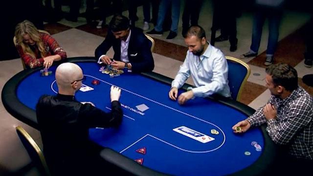 Появилось видео игры в покер Шевченко с Надалем