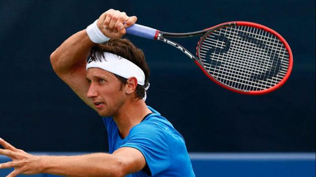 Теннис. Стаховский победил Гранольерса