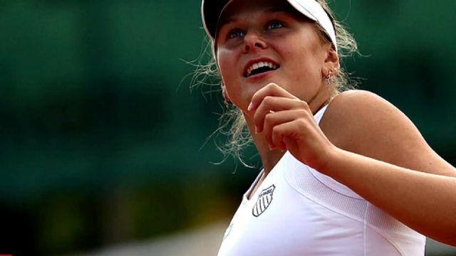 Теннис. Козлова пробилась во второй раунд теннисного турнира премьер-категории