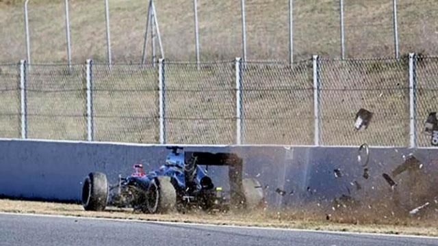 Формула-1. Алонсо попал в аварию на предсезонных тестах