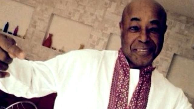 Бокс. Американський тренер Кличка та Усика й собі приміряв вишиванку Бокс. Американський тренер Кличка та Усика й собі приміряв вишиванку