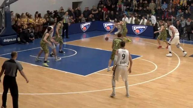 "Днепр" во второй раз обыграл "Будивельник" в полуфинале Суперлиги