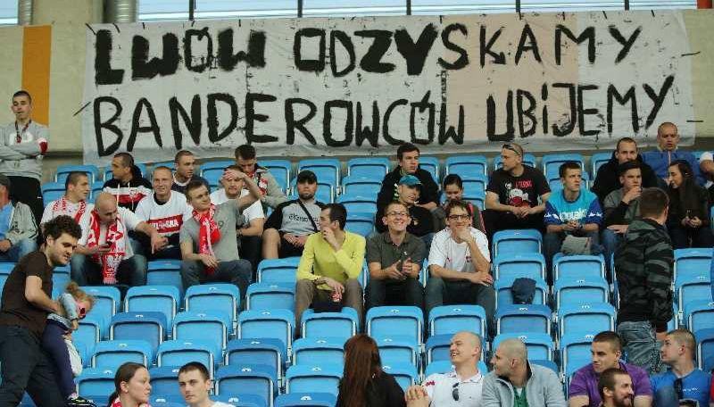 "Львів відберемо, бандерівців уб'ємо": ксенофобський скандал у Польщі "Львів відберемо, бандерівців уб'ємо": ксенофобський скандал у Польщі