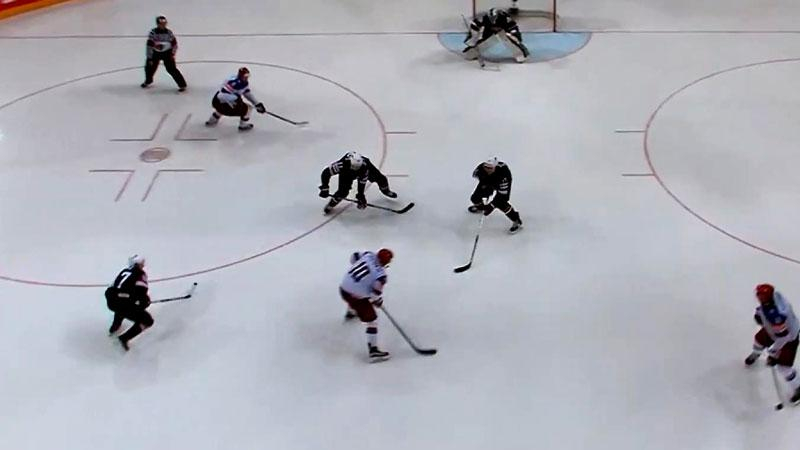 Хоккей. В финале ЧМ встретятся канадцы и россияне