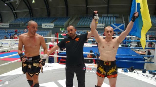 Український міліціонер завоював три золоті медалі на Чемпіонаті світу з кікбоксингу Український міліціонер завоював три золоті медалі на Чемпіонаті світу з кікбоксингу