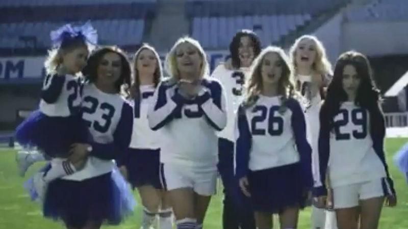 Дружини гравців "Динамо" записали оригінальний кліп-подяку Дружини гравців "Динамо" записали оригінальний кліп-подяку