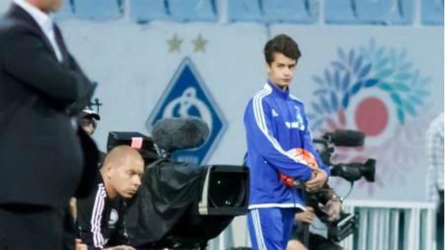 Сын Порошенко подавал мячи на на матче Лиги Европы