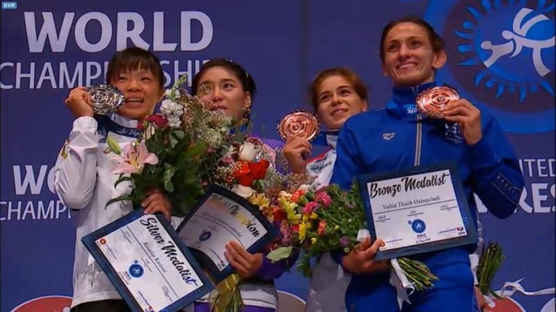 Две украинки завоевали медали на Чемпионате мира по борьбе в США