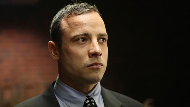 Суд решил, что делать с параолимпийцем, который убил свою девушку Суд решил, что делать с параолимпийцем, который убил свою девушку